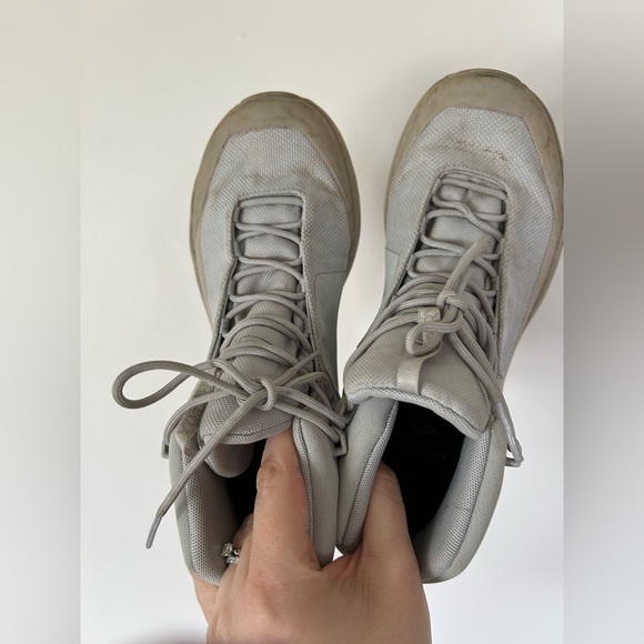 Arc'teryx KOPEC MID GTX BOOT WOMEN'S Size 6 Solitude / Rune - Picture 10 of 10